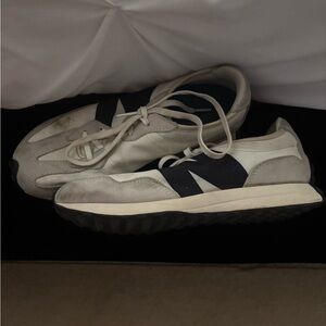 New Balance Cream and Black Women's Sneakers